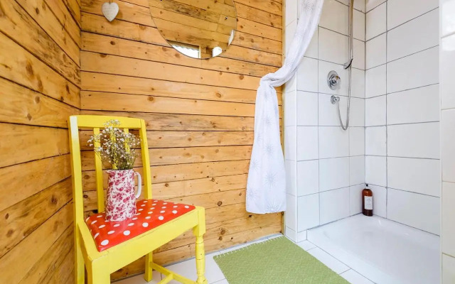 Killarney Glamping at the Grove, Suites And Lodges