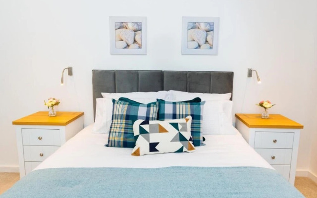 Absolute Stays on Grosvenor- Free Wifi Families Contractors Longshort Stays