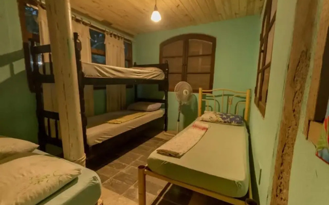 Hostel e Camping Rio das Pedras