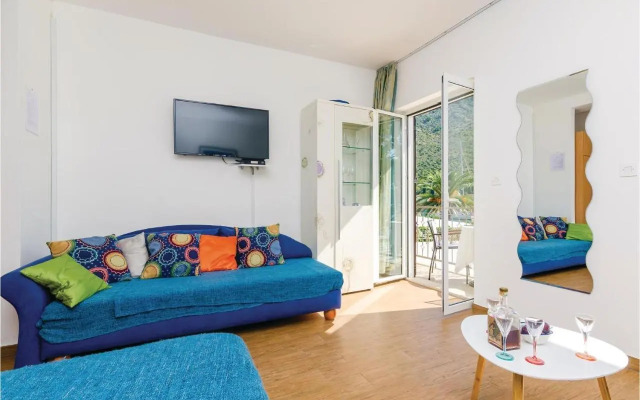 Five-Bedroom Apartment in Zaton Mali