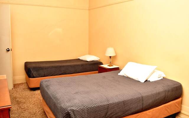Castlereagh Hotel