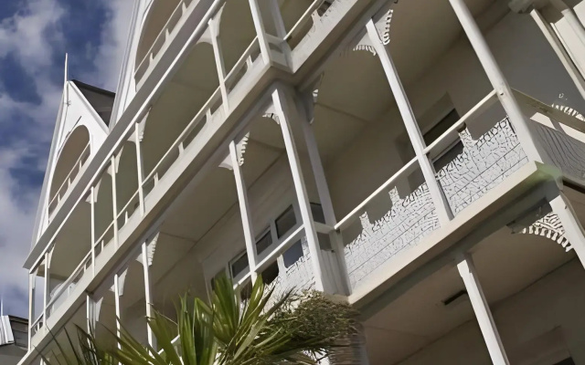 Ommaroo Hotel