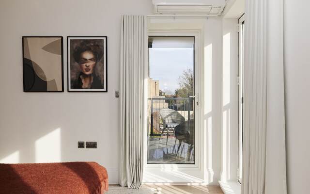 The Wembley Park Retreat - Modern 2bdr Flat With Balcony