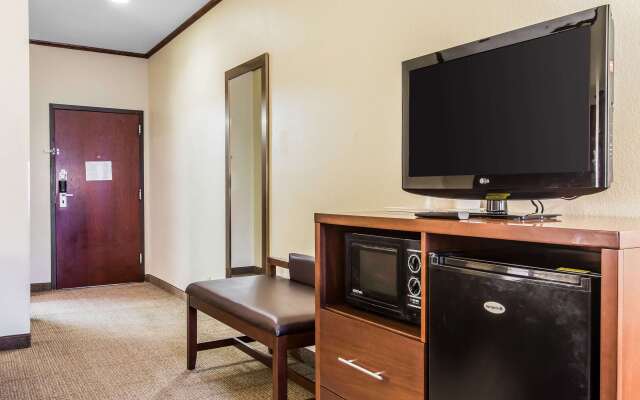 Ardmore Inn & Suites