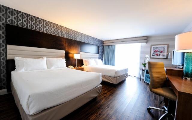 Holiday Inn Niagara Falls - By The Falls by IHG