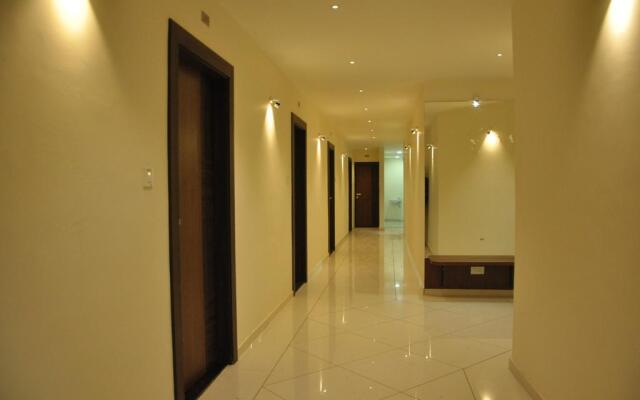 Shivdhara Hotel & Residence