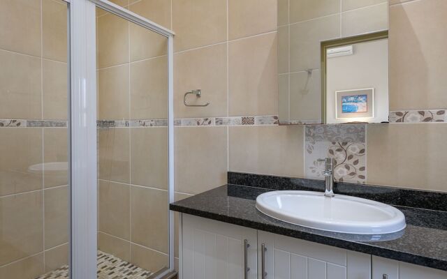 San Lameer Villa Rentals 14321