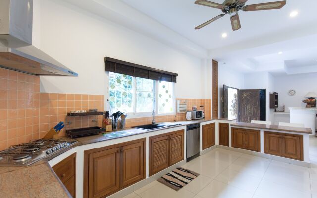 La Romanee Infinity Villa by Jetta