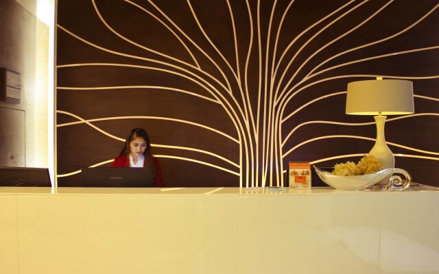 Avenue Suites Hotel