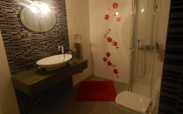 Peggy's Villa-House with private pool 25' from Athens Intl Airport