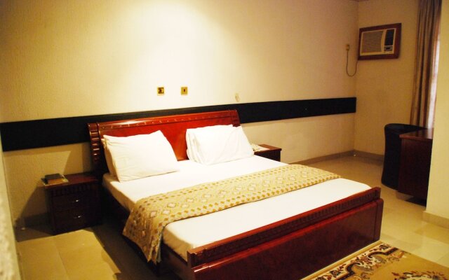Royalty Hotels & Recreations