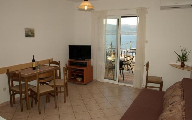 Apartments Ljilja sea view