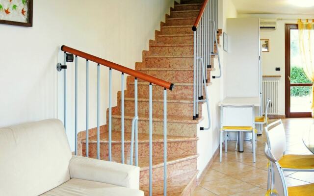 Great and Colourful Apartment Near Bardolino