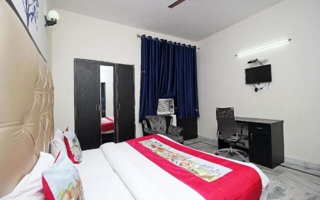 OYO 9069 Hotel WP 13