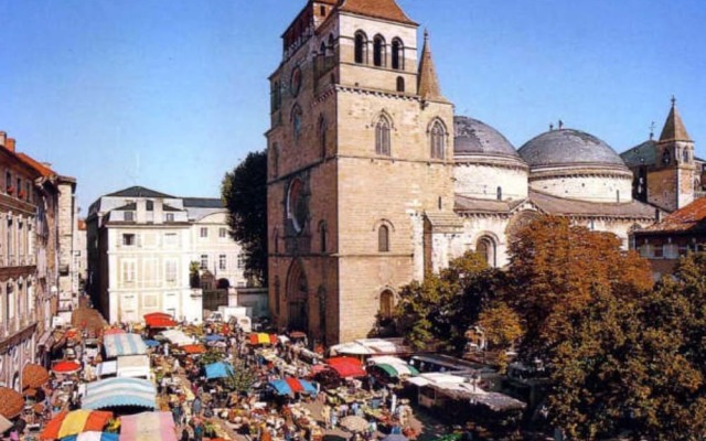 Pretty Holiday Home With Terrace, Garden, Barbecue, Veranda