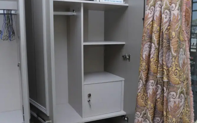 V & U Homestay Sadar