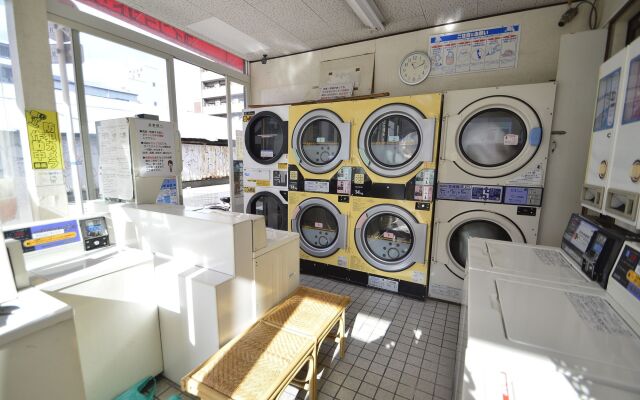 R Guest House - Hostel