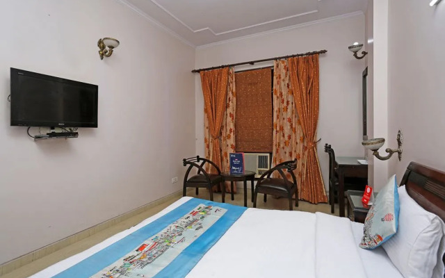 OYO Rooms 760 Karol Bagh Metro Station