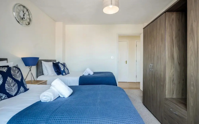 Captivating 3-bed Apartment in Grays