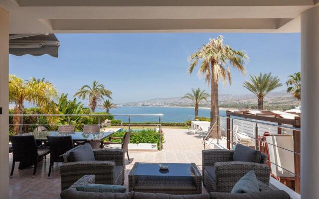 Infinity 4 bedroom Luxury Villa in Kissonerga