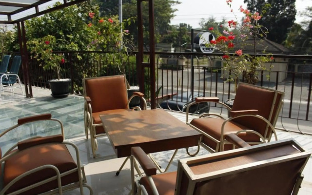Omah Njonja Bed & Brasserie