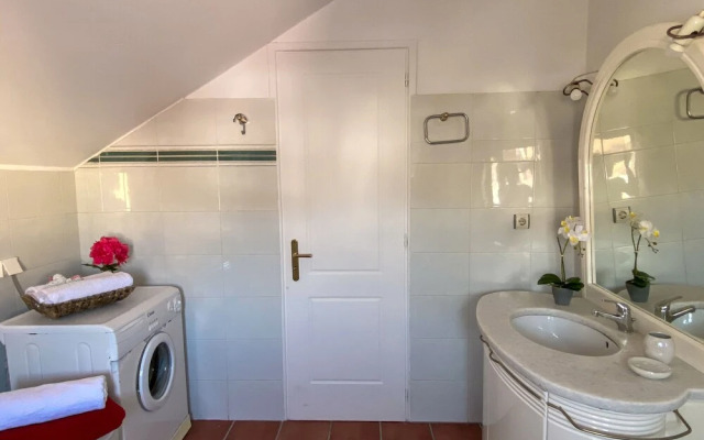 Lithostroto Suites
