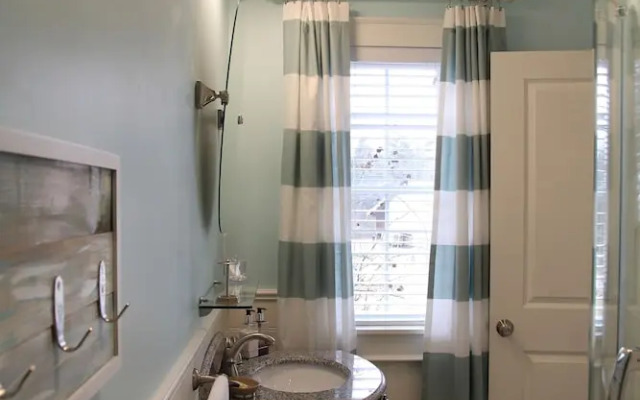 The Lake House Bed & Breakfast