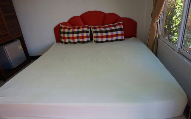 Koh Kaew Rim Nam Resort