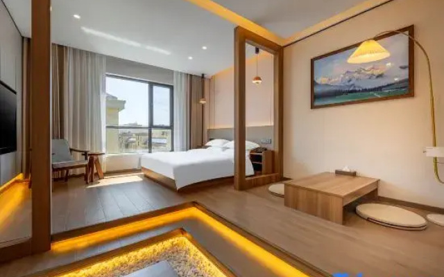 YiNing TaoGu Holiday Hotel