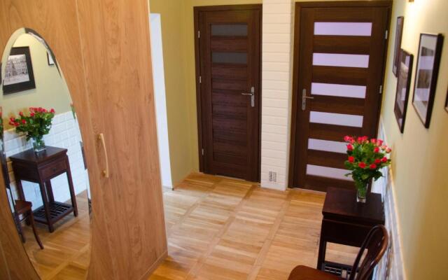 Krakowskie Przedmiescie - Night and Day