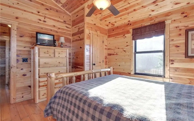 Marlenes Hideaway 3 - Three Bedroom Cabin