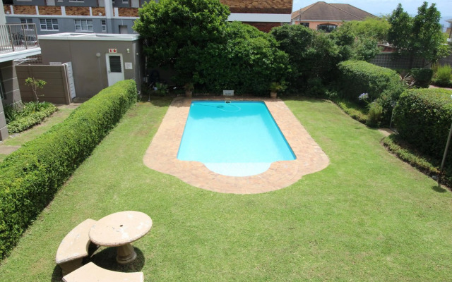 Tamboerskloof 2 bed apartment