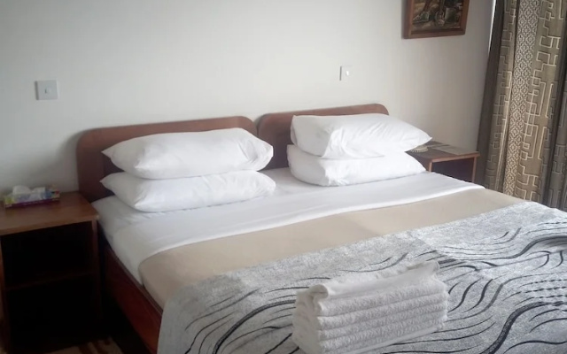 Chaminuka Lodge and Nature Reserve