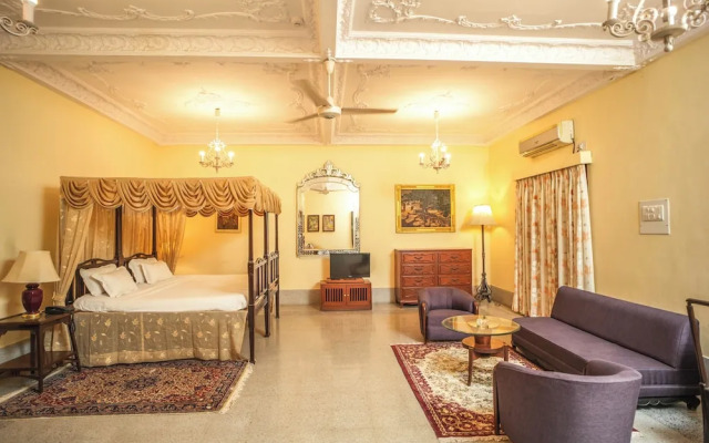 Nilambag palace
