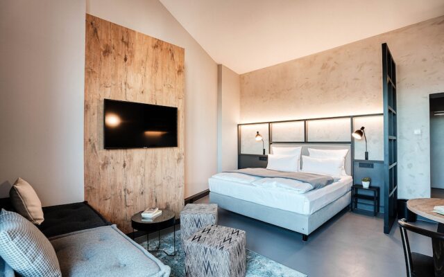 CLOUD No7 APARTMENTS
