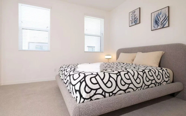 Modern Designer Stay Bright Chic Spacious