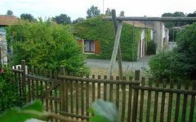 Gîte Saint-Juire-Champgillon, 4 pièces, 8 personnes - FR-1-426-363