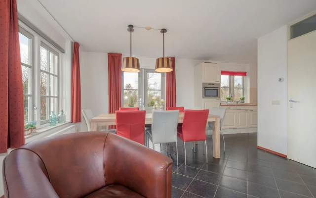 Stately, Luxury Villa With 3 Bathrooms, 2 km. From Appelscha