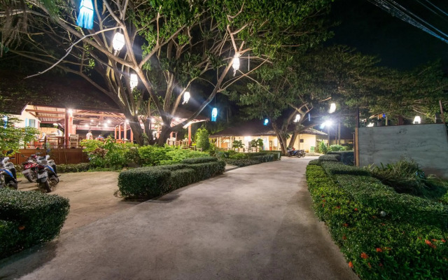 Twin Bay Resort