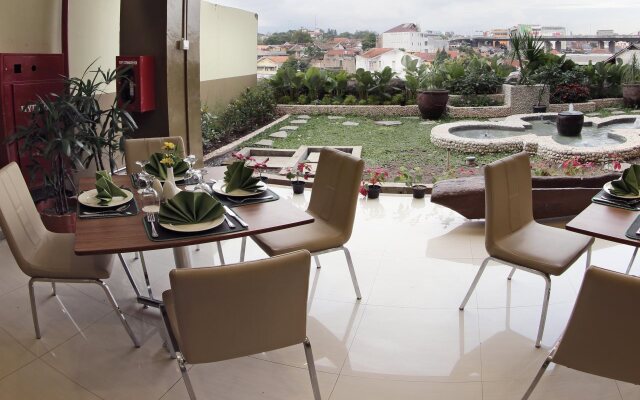 De Batara Hotel