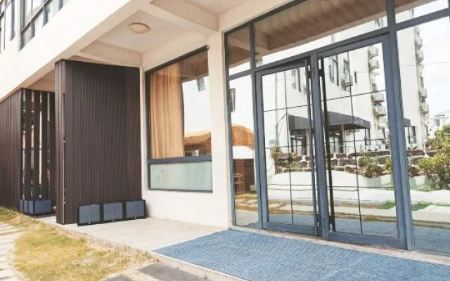 Yihai Homestay (Weizhou Island Wucaitan Branch)