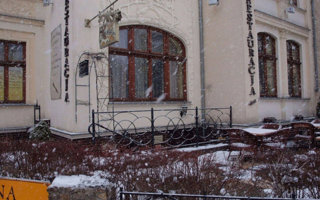 Pod Kasztanami
