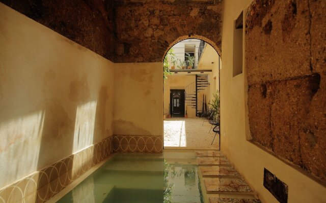 FIXIE LOFTS - Colonial Villa Suites with Pool