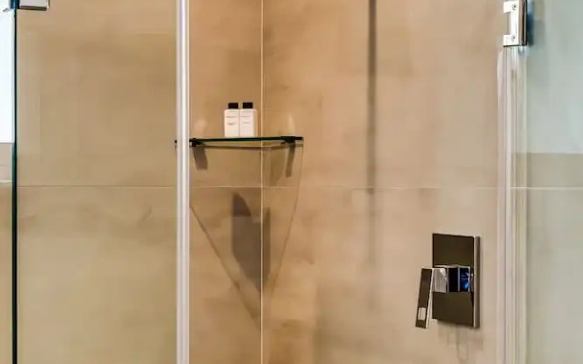 Private Pool Tranquility at Ocean Penthouse Retreat