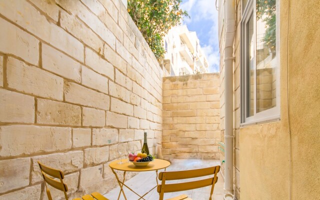 Maltese Stone Apt 100mt From Sea Sliema