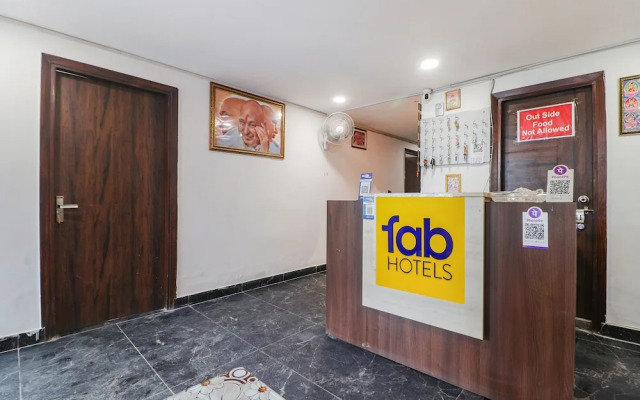 FabHotel Roadway Inn