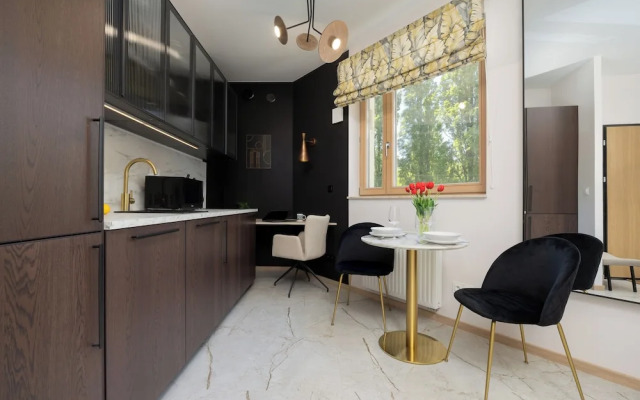Elegant Studio for 2 by Renters