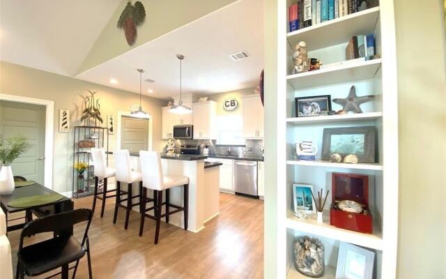 Sea Beauty 3 Bedroom Home by RedAwning