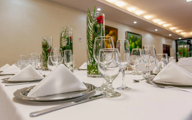 Best Western Las Mercedes Airport