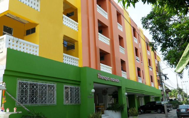 Thanapa Mansion - Hostel